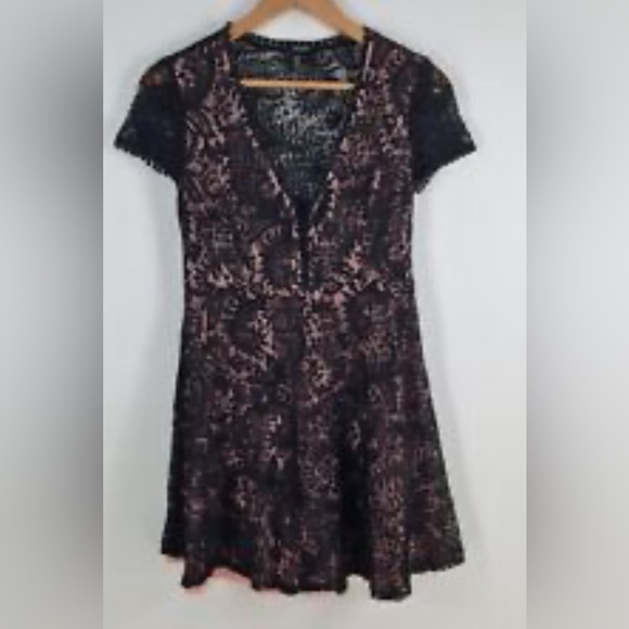 FOREVER 21 Black Lace Mini Dress Size M with Light Pink Fabric Lining, NWOT - Picture 17 of 17